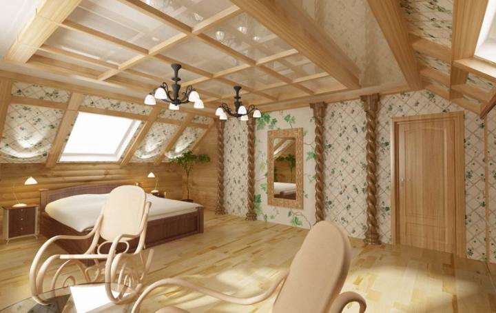 Светлая комната в мансарде дома из дерева
