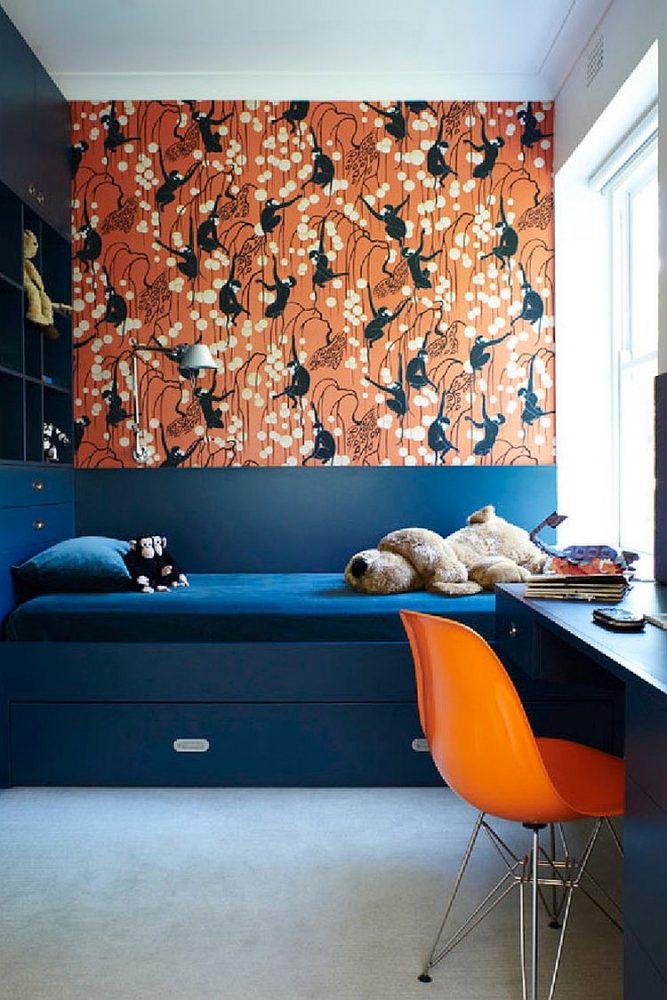 trundle-bed-in-navy-blue-and-deco-monkeys-in-biscuit-by-de-gournay-wallpaper-for-the-vivacious-kids-room