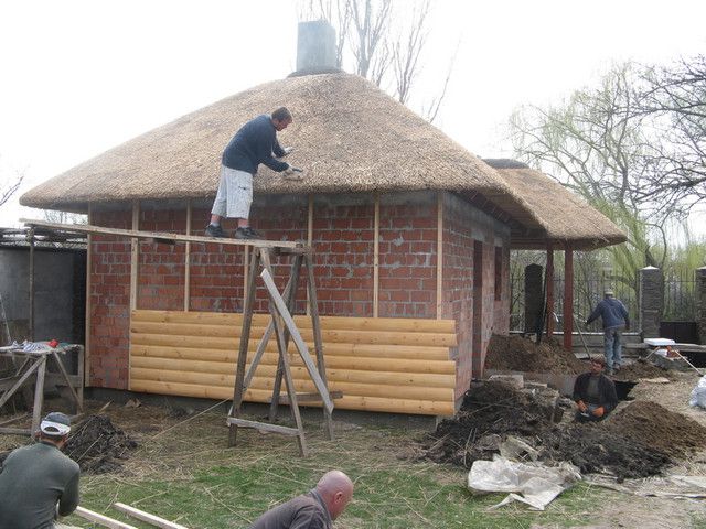 Закрепленная обрешетка и монтаж блок хауса