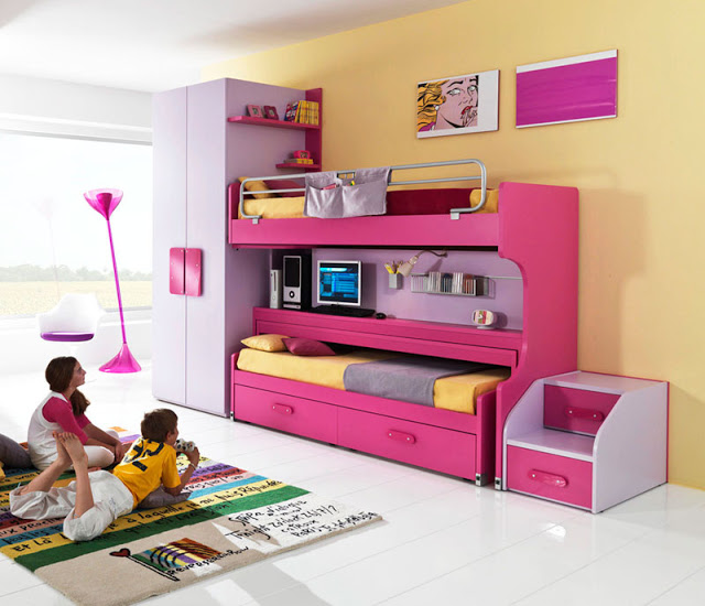 многофункциональная розовая кровать в детской
