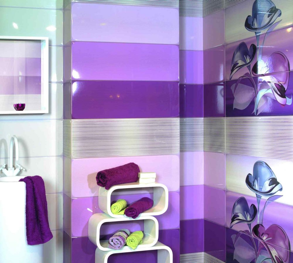 Сиренево-фиолетовый дизайн стен в ванной